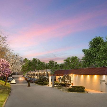 Days Inn By Wyndham Pottstown Exterior foto