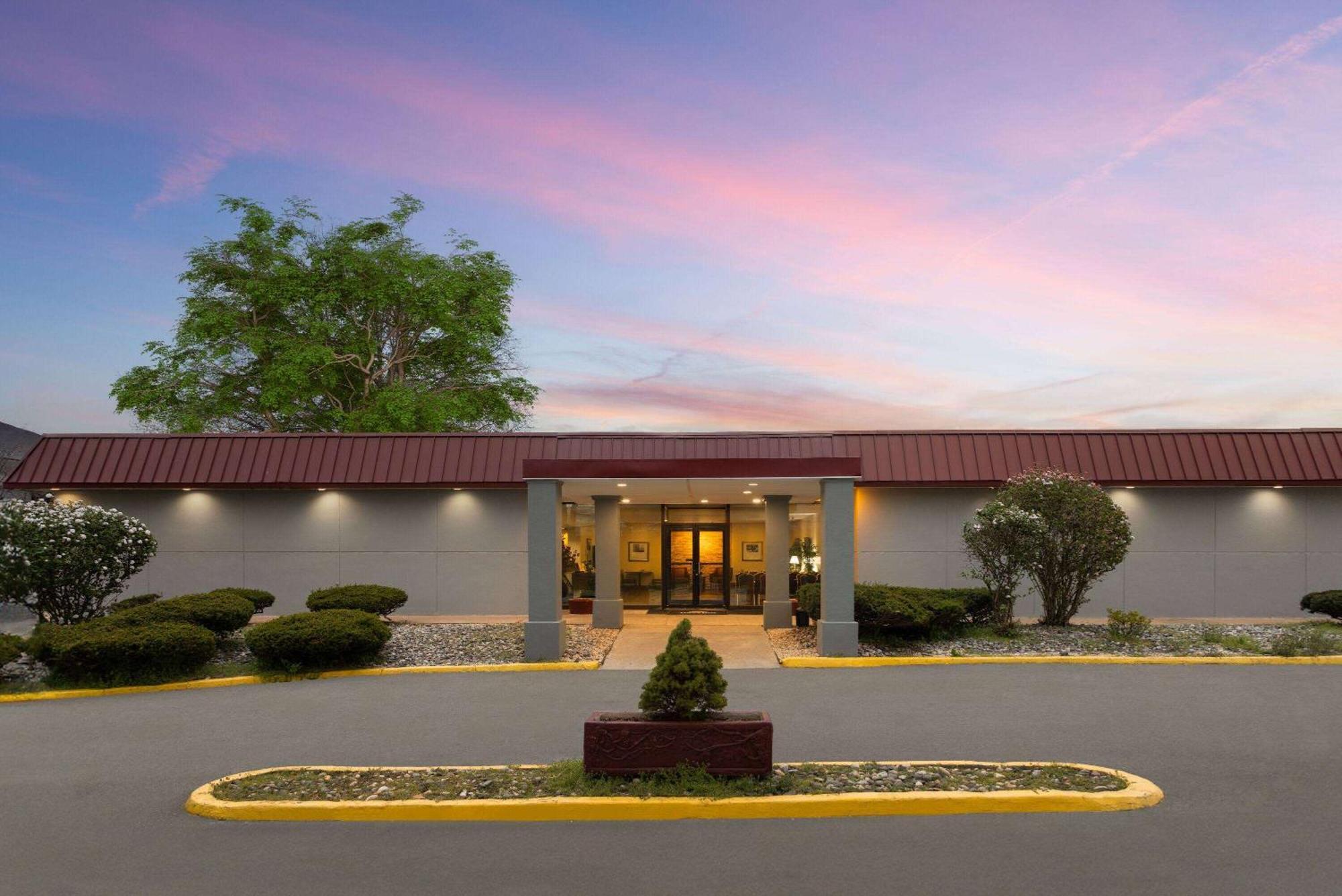 Days Inn By Wyndham Pottstown Exterior foto